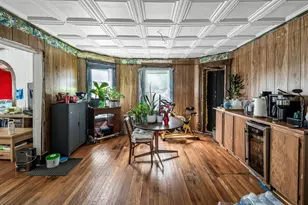 112 Hampshire St, Springfield, MA 01151 - Photo 8