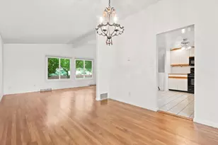 349 Pleasant St, Framingham, MA 01701 - Photo 12