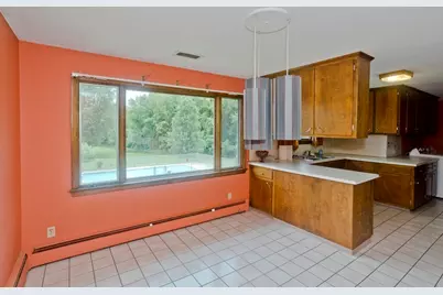 233 Lathrop St, South Hadley, MA 01075 - Photo 10