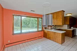 233 Lathrop St, South Hadley, MA 01075 - Photo 10