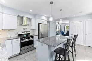 32 Cottage St, Taunton, MA 02780 - Photo 2