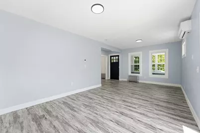 60 Barrison St, Springfield, MA 01109 - Photo 8