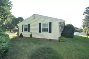 4 Blackstone St, Peabody, MA 01960 - Photo 10