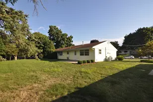 4 Blackstone St, Peabody, MA 01960 - Photo 14
