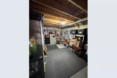 93 Marguerite St, Chicopee, MA 01020 - Photo 14