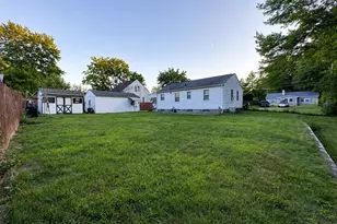 39 Lawnwood St, Springfield, MA 01119 - Photo 16