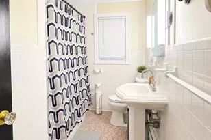 39 Lawnwood St, Springfield, MA 01119 - Photo 8