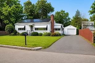 39 Lawnwood St, Springfield, MA 01119 - Photo 1