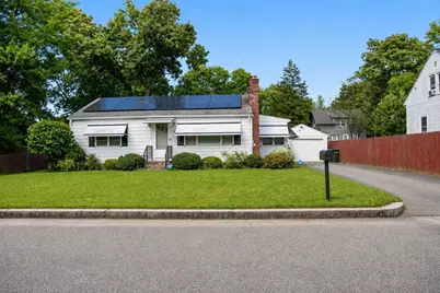 39 Lawnwood St, Springfield, MA 01119 - Photo 2