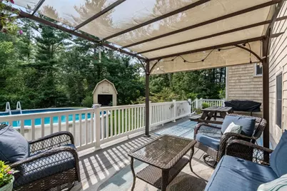 202 Franklin St, Halifax, MA 02338 - Photo 2