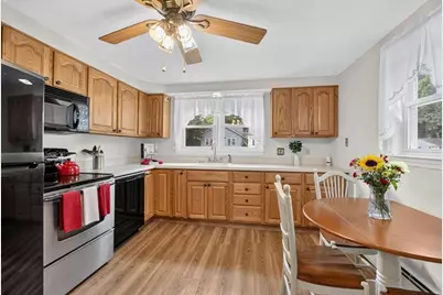 93 York Ave, Fitchburg, MA 01420 - Photo 6