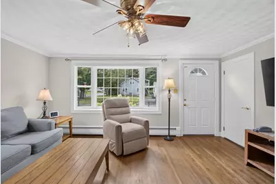 93 York Ave, Fitchburg, MA 01420 - Photo 10