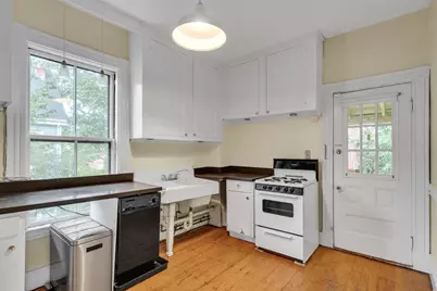16 Harris St, Brookline, MA 02446 - Photo 24