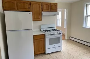 11 Avon St, Everett, MA 02149 - Photo 2
