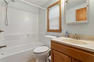 40-42 Bancroft, Reading, MA 01867 - Photo 12