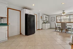40-42 Bancroft, Reading, MA 01867 - Photo 6