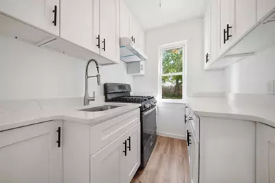 125 Gershom Ave, Lowell, MA 01854 - Photo 6
