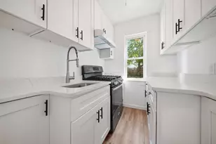 125 Gershom Ave, Lowell, MA 01854 - Photo 6