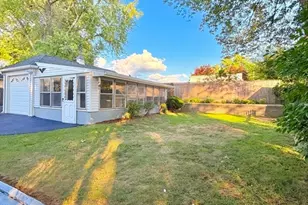 11 Thornfell St, Springfield, MA 01104 - Photo 6