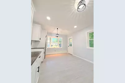 11 Thornfell St, Springfield, MA 01104 - Photo 10