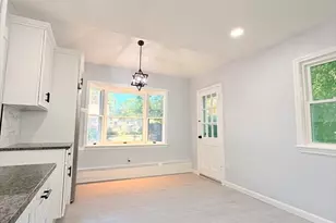11 Thornfell St, Springfield, MA 01104 - Photo 10