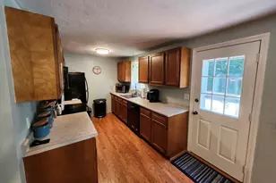 10 Concord Rd, Millbury, MA 01527 - Photo 8