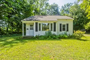 40 Hadley St, South Hadley, MA 01075 - Photo 2