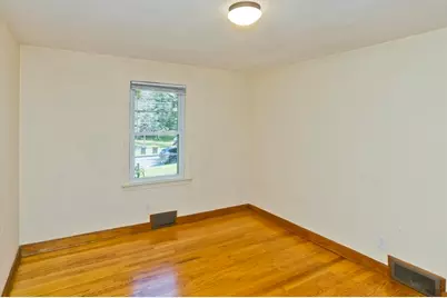 40 Hadley St, South Hadley, MA 01075 - Photo 18