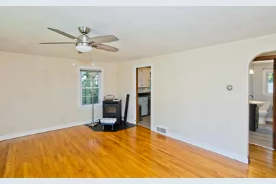 40 Hadley St, South Hadley, MA 01075 - Photo 10