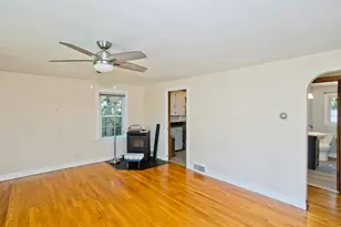 40 Hadley St, South Hadley, MA 01075 - Photo 10