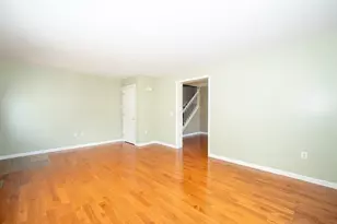 82 Valmor St, Worcester, MA 01604 - Photo 8