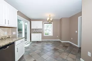 82 Valmor St, Worcester, MA 01604 - Photo 4