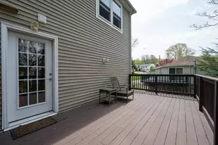 82 Valmor St, Worcester, MA 01604 - Photo 12
