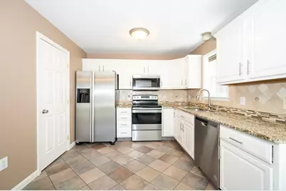 82 Valmor St, Worcester, MA 01604 - Photo 2