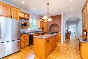 25 Windsor Dr, Foxboro, MA 02035 - Photo 2