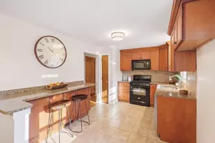 38 Paulson Dr, Burlington, MA 01803 - Photo 10