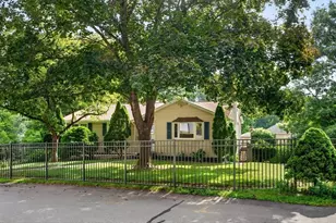 38 Paulson Dr, Burlington, MA 01803 - Photo 2