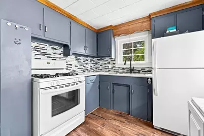 56 Hacker St, Fairhaven, MA 02719 - Photo 4