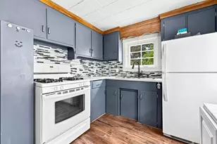 56 Hacker St, Fairhaven, MA 02719 - Photo 4