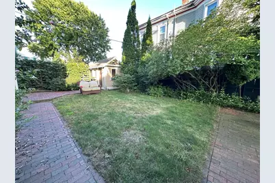 34 Rotch St, New Bedford, MA 02717 - Photo 8