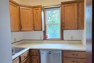 32 Coleman St, Gardner, MA 01440 - Photo 6