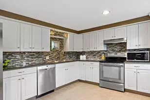 124 Watuppa Ave, Somerset, MA 02726 - Photo 2