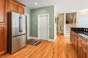 8 Walden Way, Milford, MA 01757 - Photo 20
