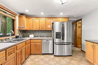 68 Feltham Rd, Springfield, MA 01118 - Photo 16