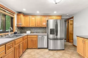 68 Feltham Rd, Springfield, MA 01118 - Photo 16