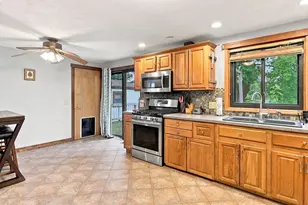 68 Feltham Rd, Springfield, MA 01118 - Photo 18