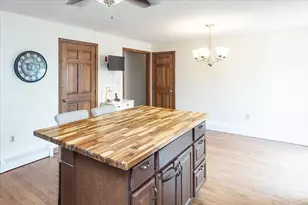 36 Thomas Ave, Haverhill, MA 01832 - Photo 6