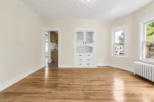 32-34 Vermont St, Springfield, MA 01108 - Photo 8