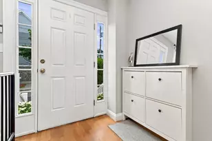 9 Russell St, Waltham, MA 02453 - Photo 8