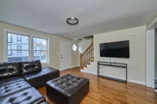 9 Wrentham St, Boston, MA 02124 - Photo 12